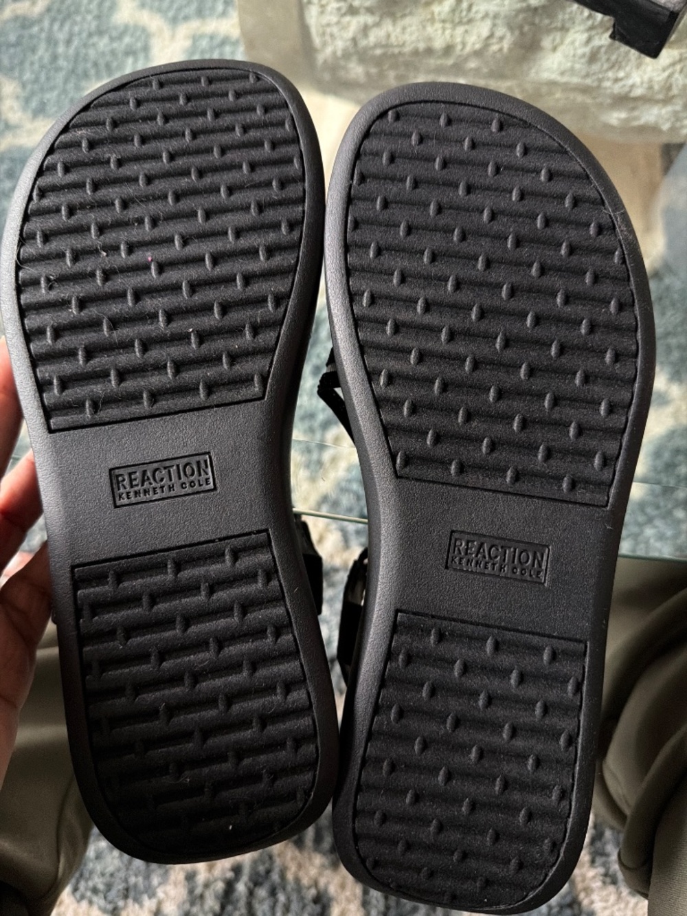 Kenneth Cole Reaction sandals - Picture 2 of 2